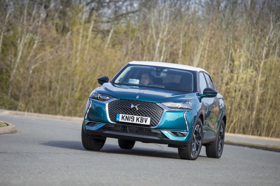  DS 3 Crossback Prestige 2019 года  (UK) (фото 3 из 20)